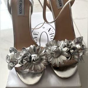 Steve Madden Metallic Floral Heels